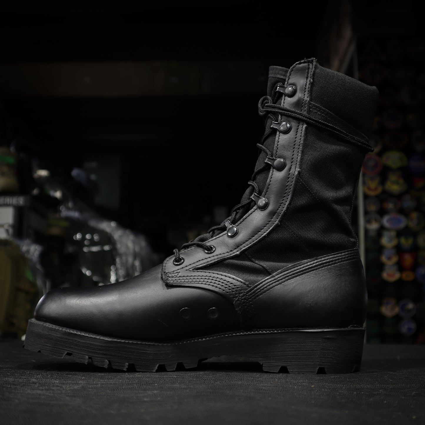 Vibram 防滑耐油透氣軍靴