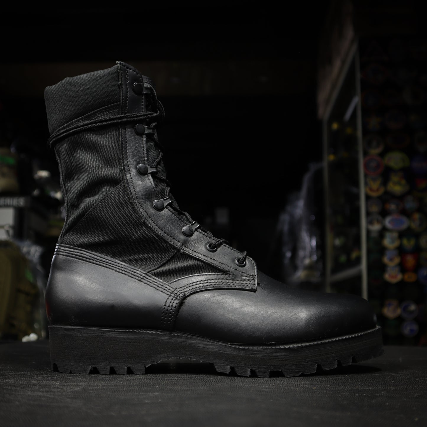 Vibram 防滑耐油透氣軍靴