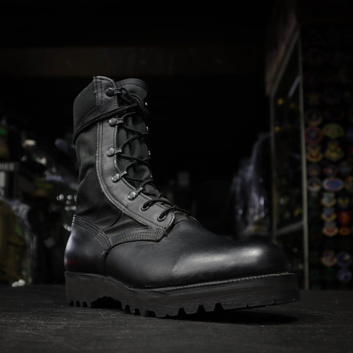Vibram 防滑耐油透氣軍靴