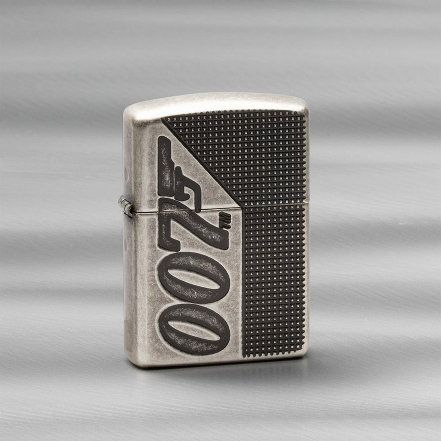 Zippo Armor® 銀古董風格007™ 打火機 #28