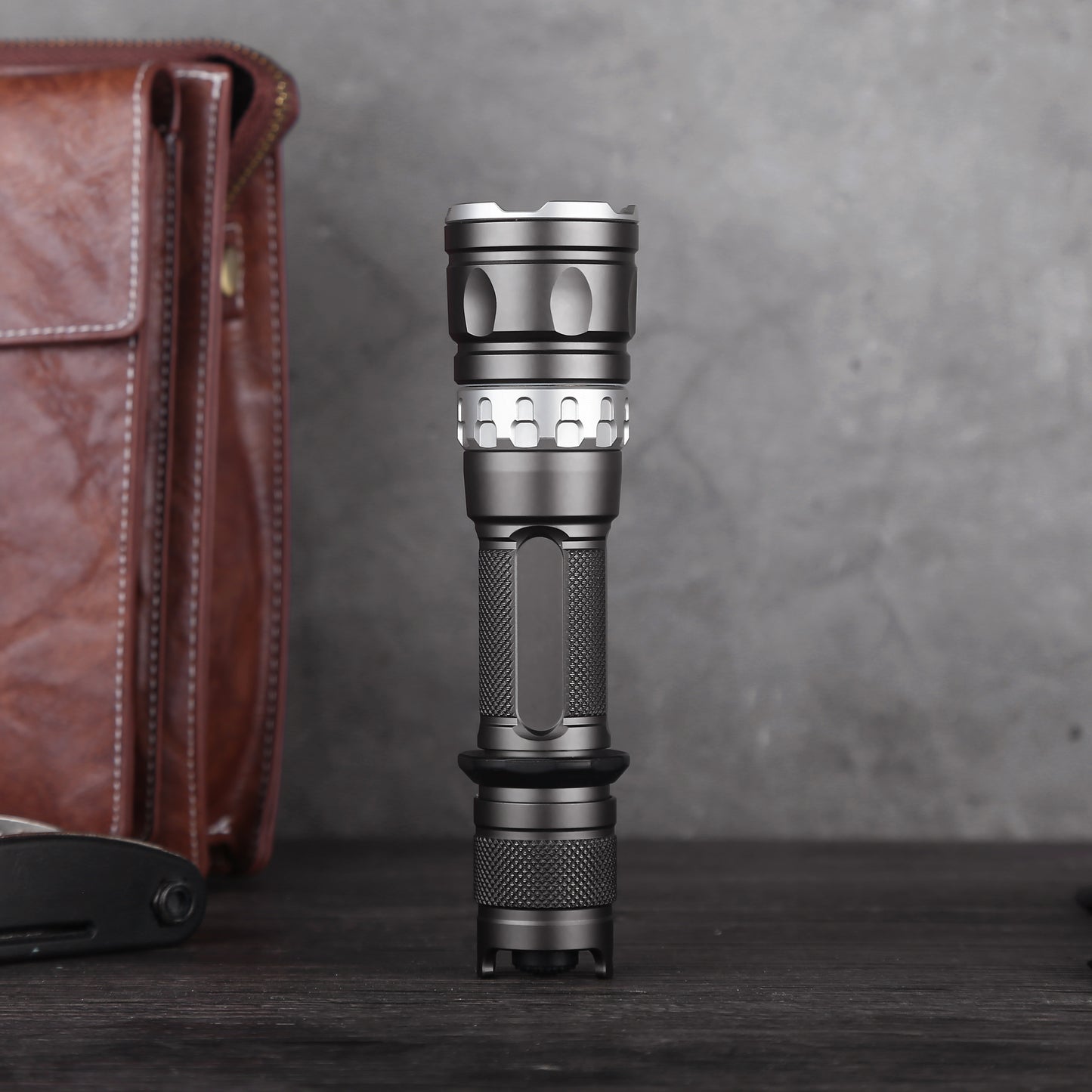JETBEAM RRT2 RAPTOR 2080Lm Rechargeable Flashlight