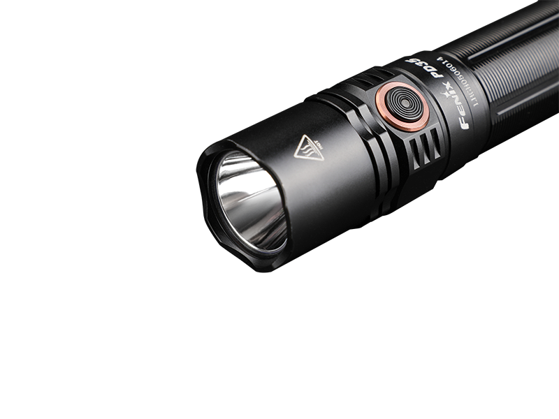 Fenix PD35 V3.0:戶外戰術探索的便捷之選