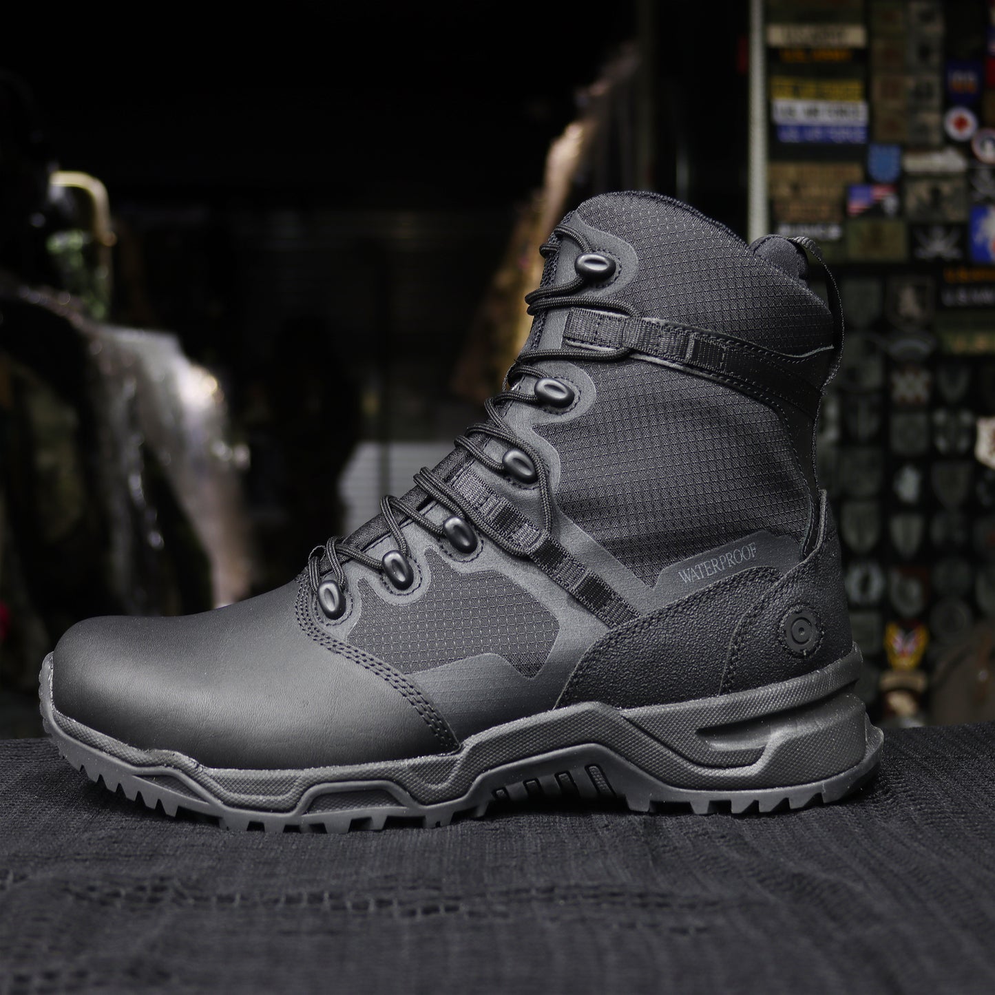 Original S.W.A.T. 防水 Alpha Fury 8":運動鞋與戰術靴的結合