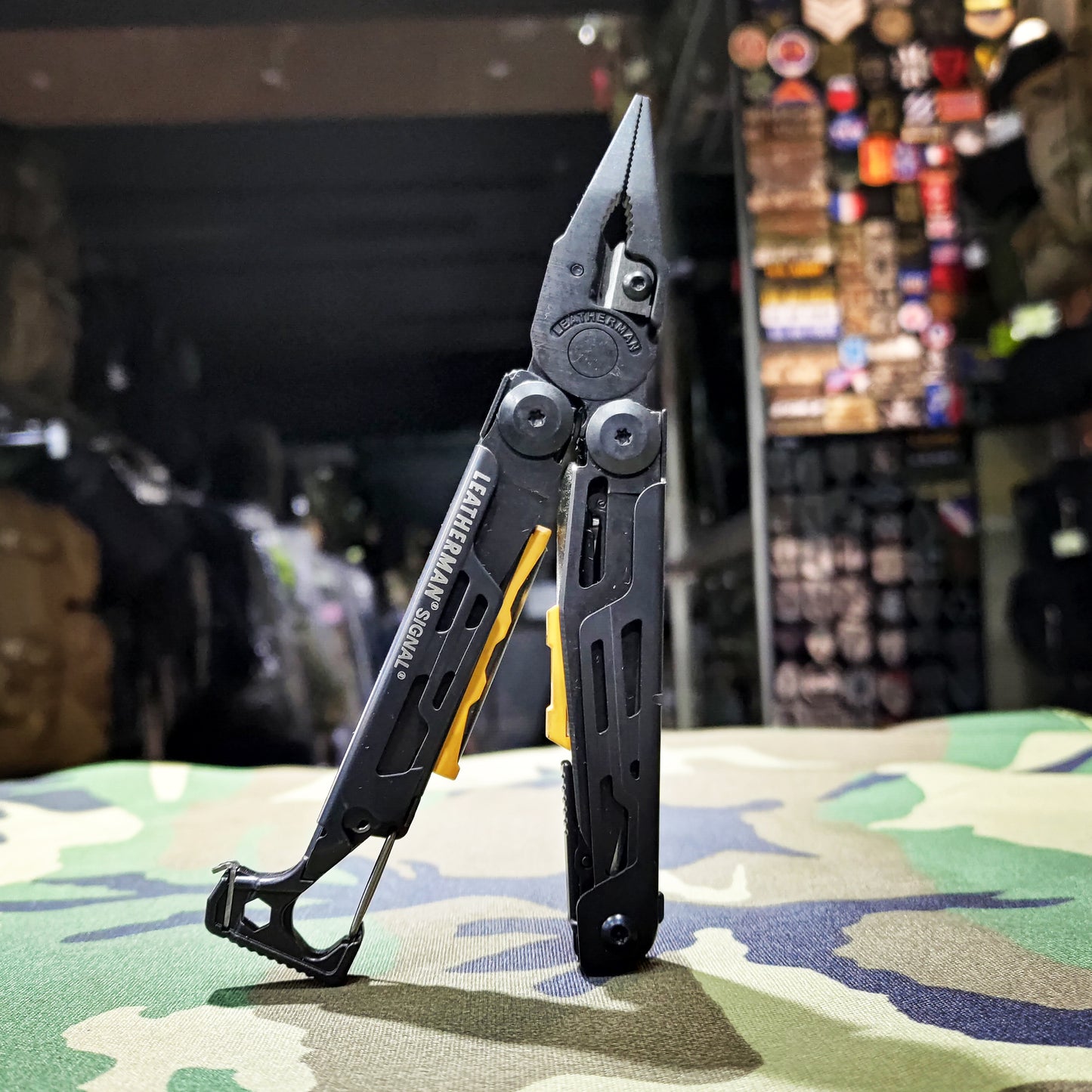 Leatherman Signal®:Essential Gear for Outdoor Adventures