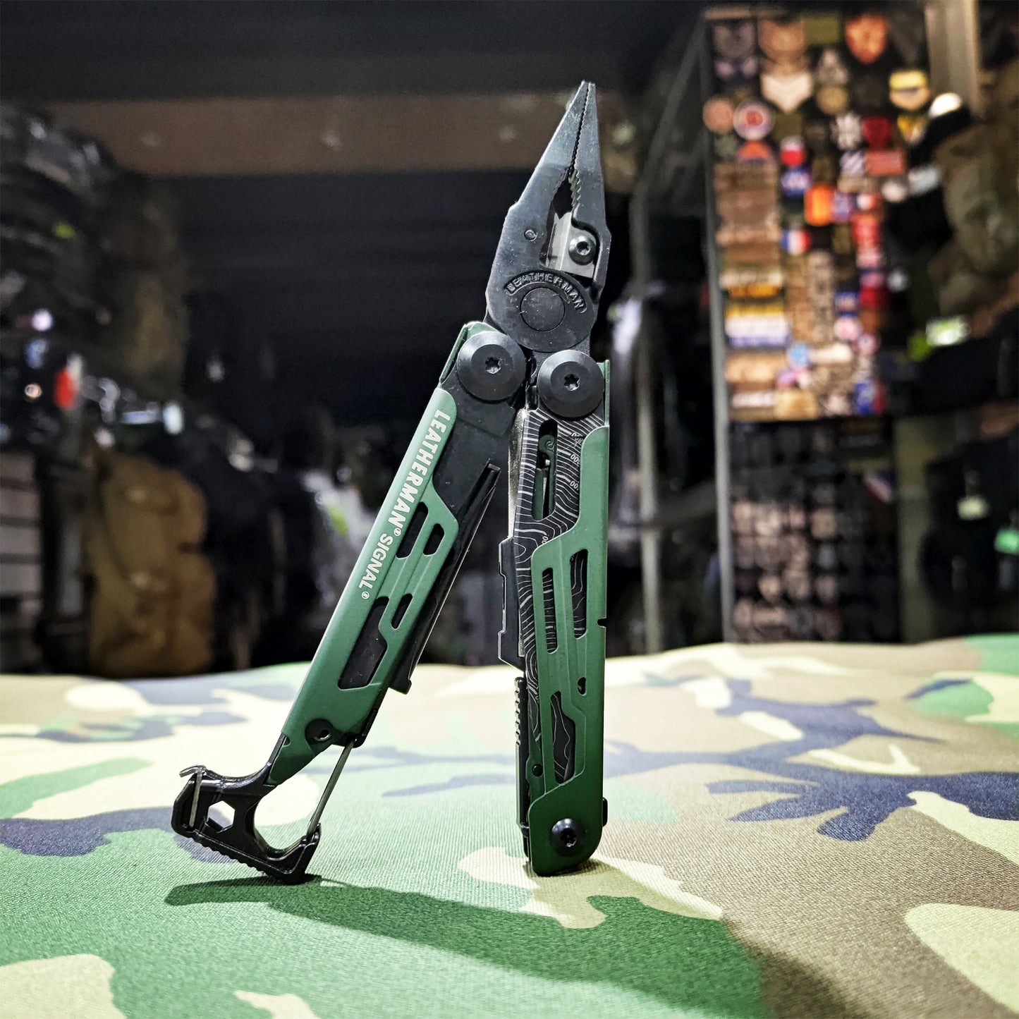 Leatherman Signal®:Essential Gear for Outdoor Adventures
