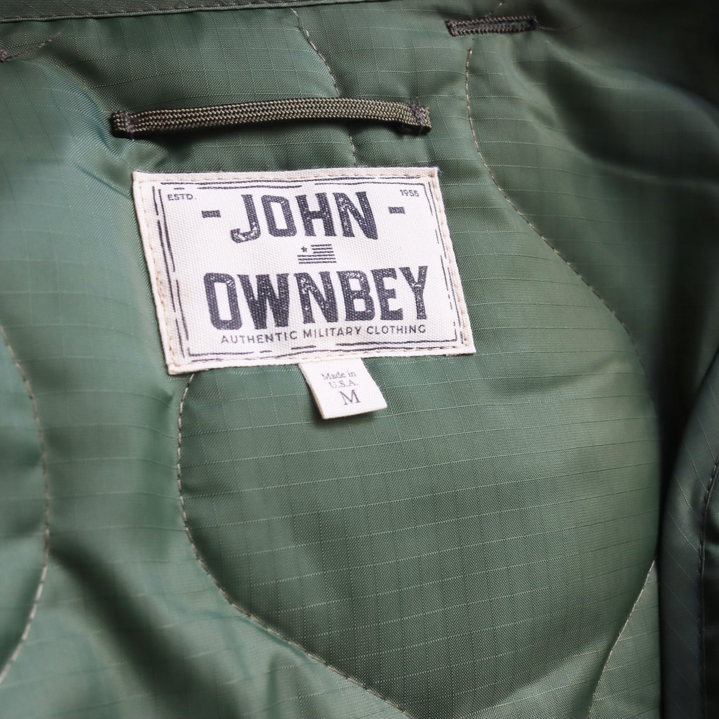 美國製造 John Ownbey 軍事風格外套：時尚與功能兼備