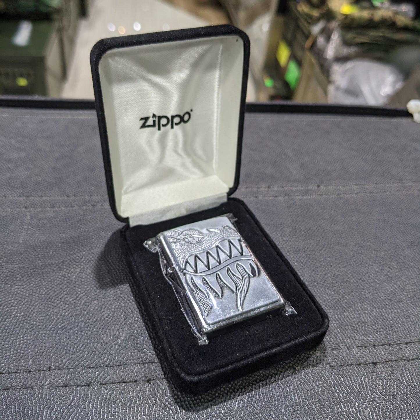 Zippo 拉絲鍍鉻噴火龍防風打火機 #16