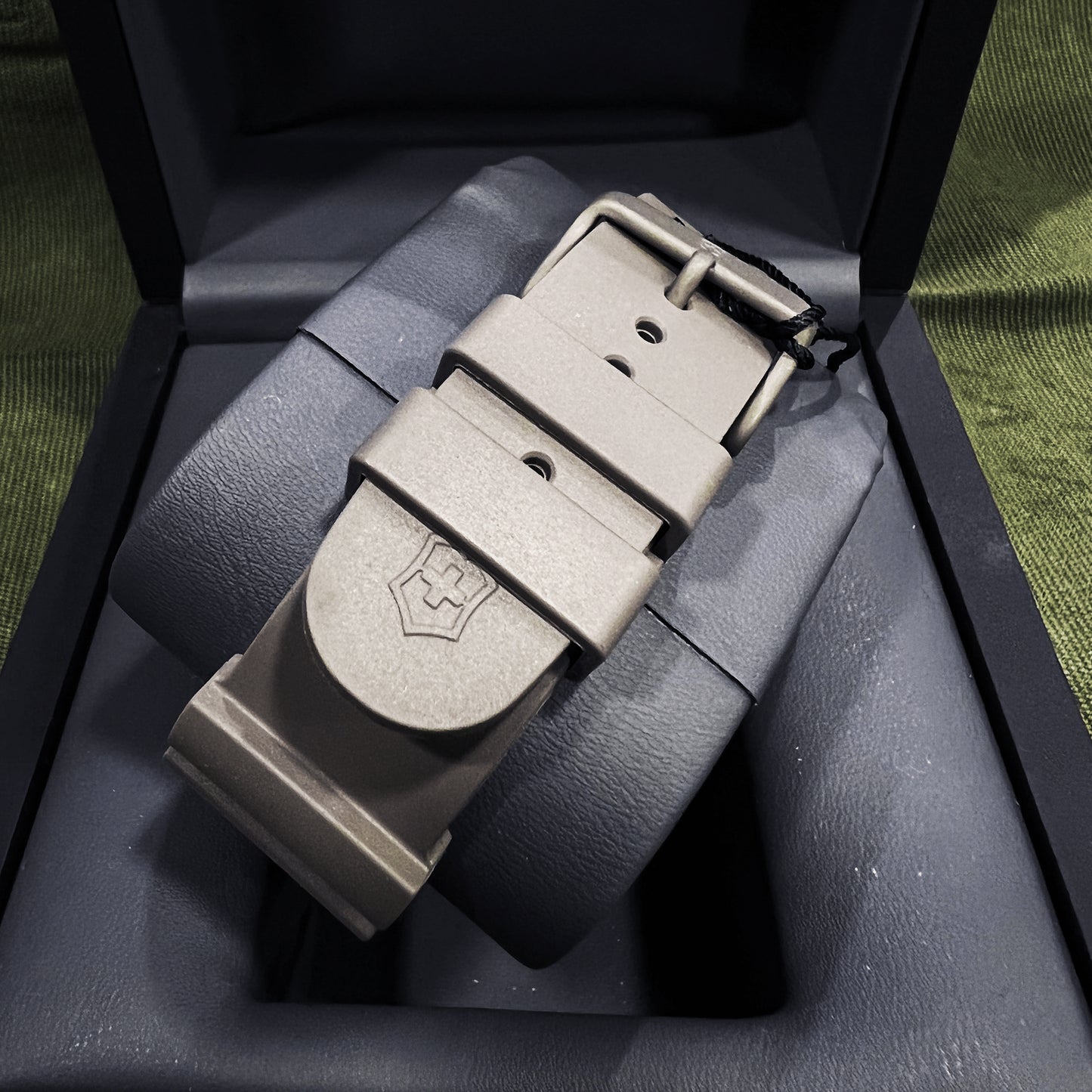 Victorinox 鈦金屬專業潛水錶