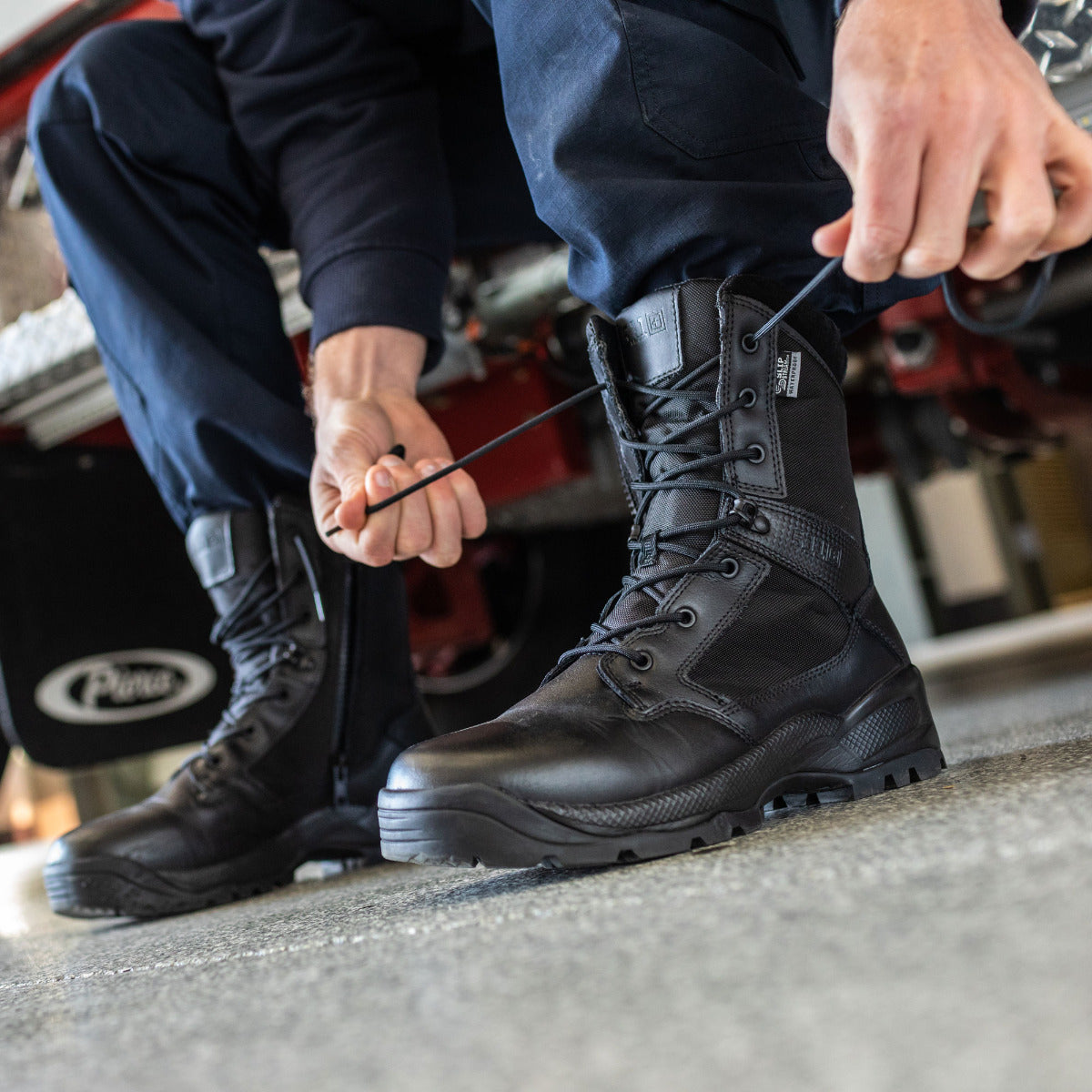 5.11 Tactical A.T.A.C. Storm 2.0 防水8"側拉鍊戰術靴