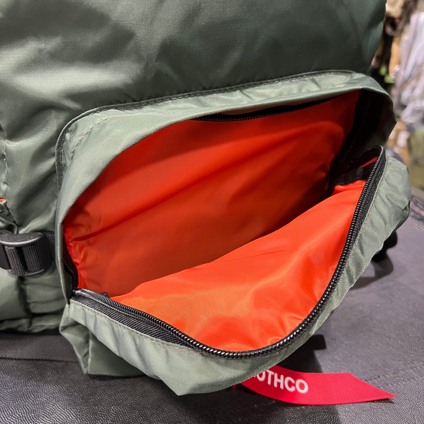Rothco MA-1飛行配色背包