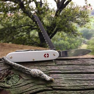 Victorinox Farmer Alox: The Versatile Mid-Size Swiss Army Knife