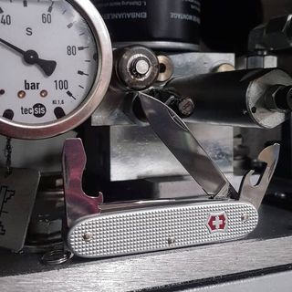Victorinox Farmer Alox: The Versatile Mid-Size Swiss Army Knife
