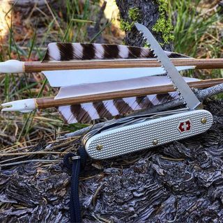 Victorinox Farmer Alox: The Versatile Mid-Size Swiss Army Knife