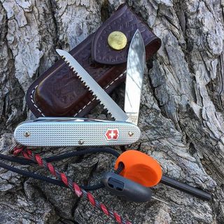 Victorinox Farmer Alox: The Versatile Mid-Size Swiss Army Knife