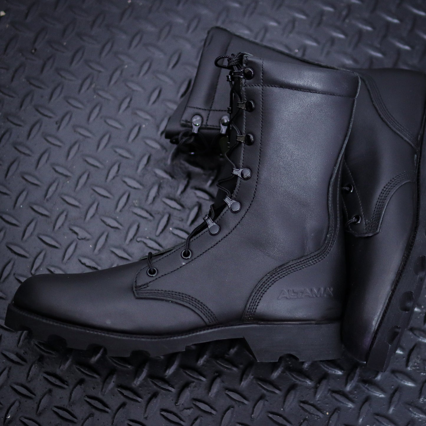 Altama Leather Combat Boot: Military Standard Meets Everyday Comfort