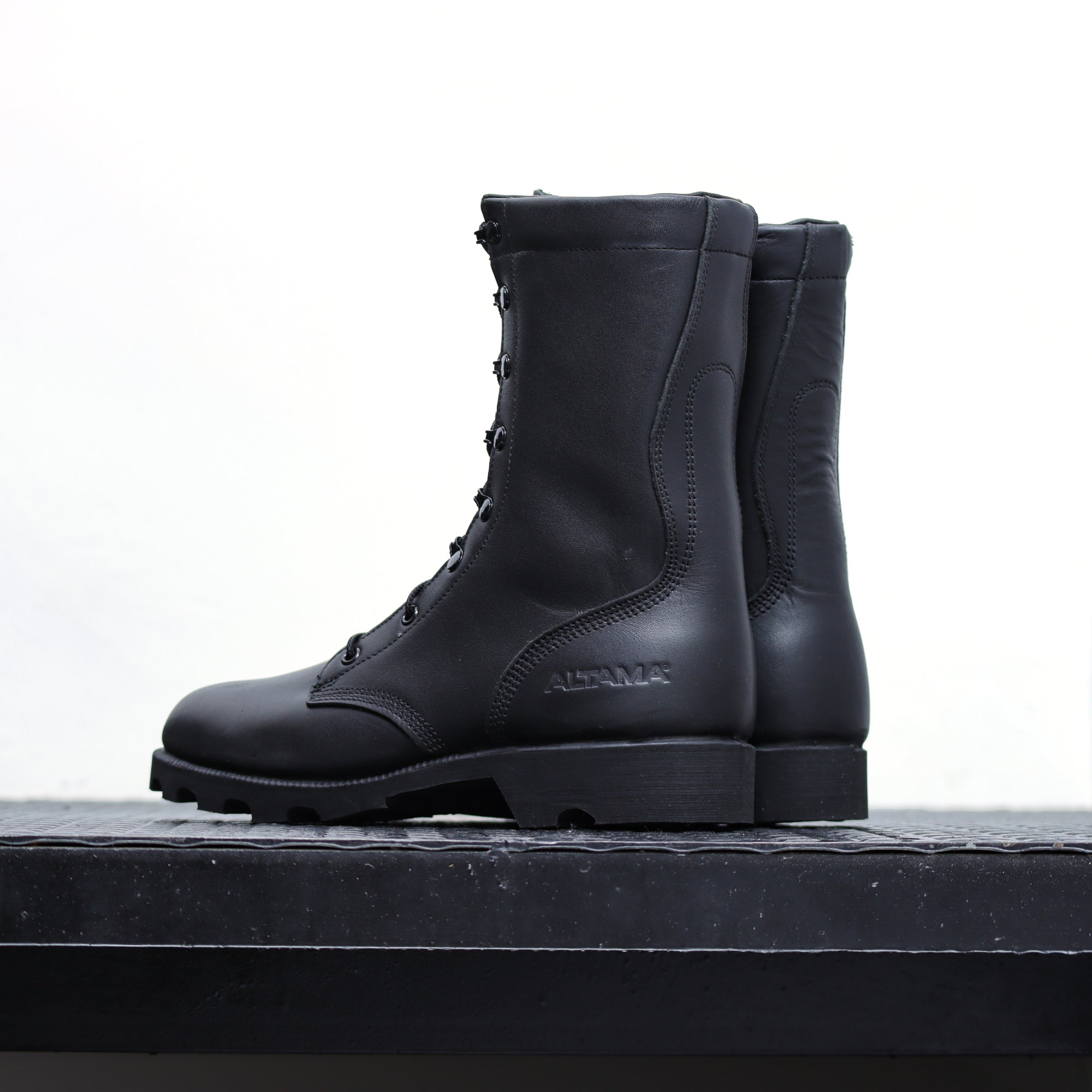 Altama Full-Grain Leather Combat Boots – Classic Look, Military
