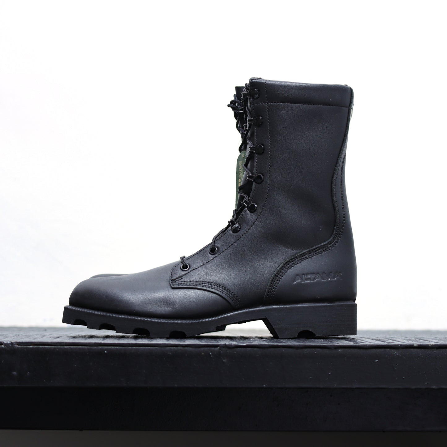 Altama Leather Combat Boot: Military Standard Meets Everyday Comfort