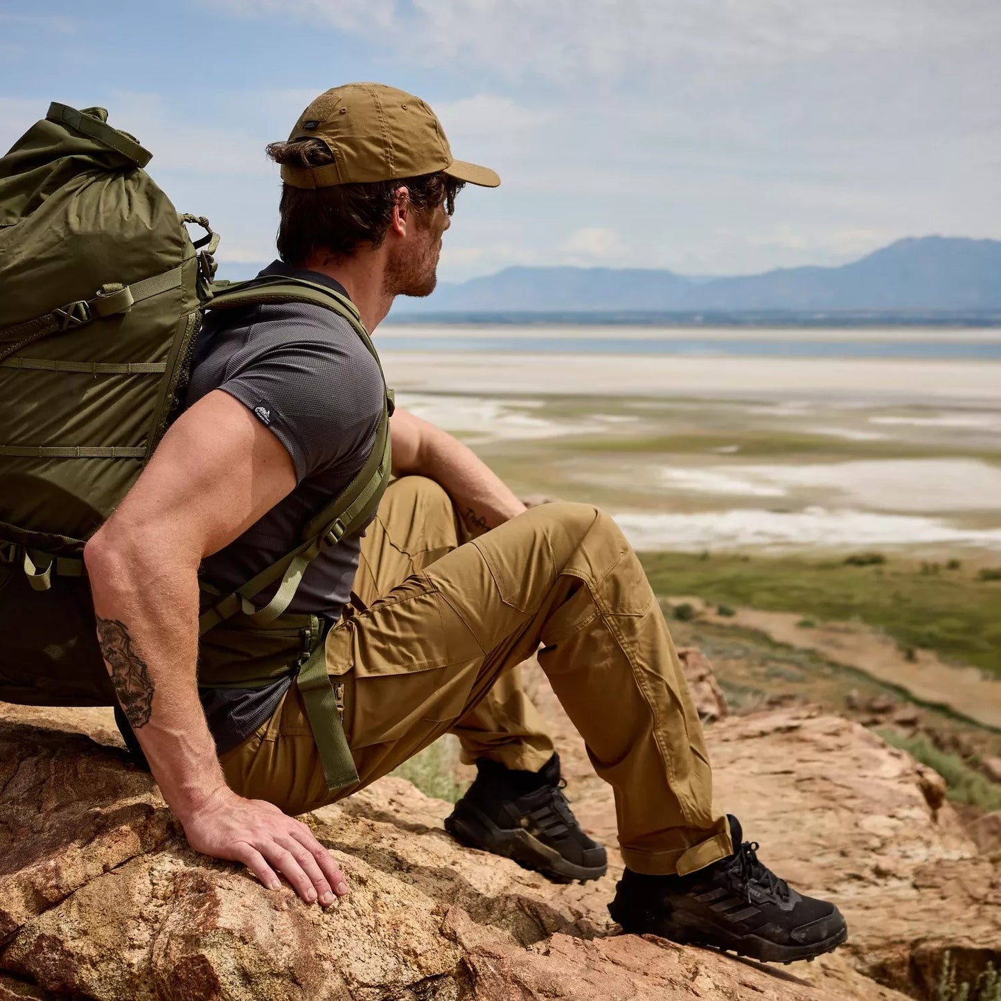 Helikon HOP 混紡機能長褲 — Duracanvas × VersaStretch、防潑抗污、膝部護墊