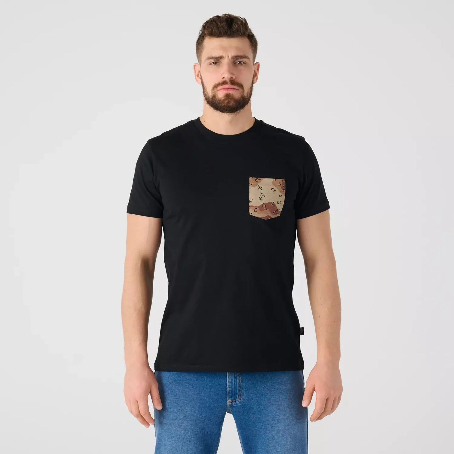 Helikon 6 Color Desert Pocket Black 口袋 T 恤正面