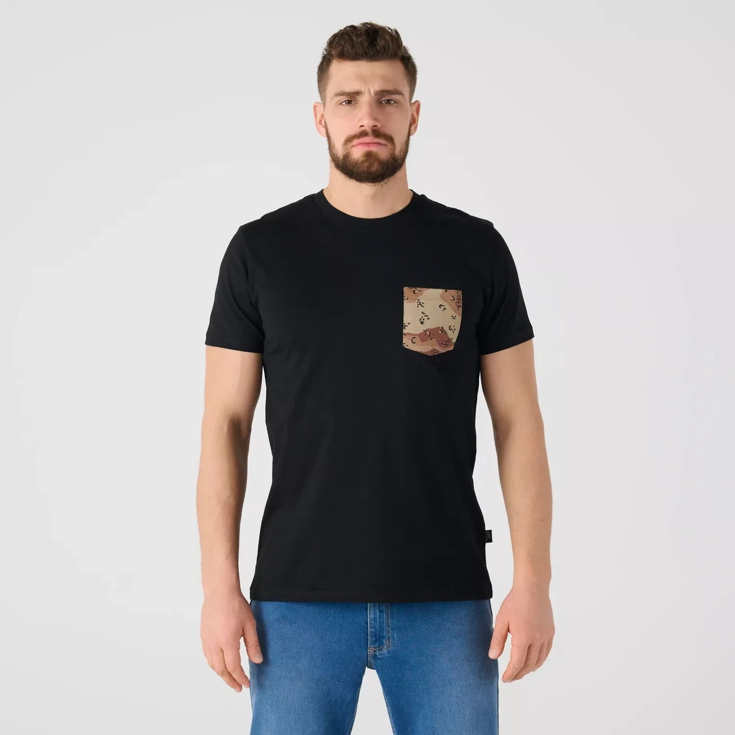 Helikon 6 Color Desert Pocket Black 口袋 T 恤正面