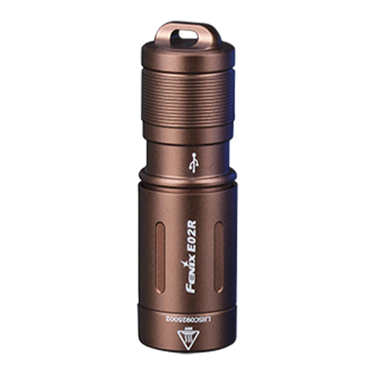 Fenix E02R：超亮度 USB 可充電式鑰匙扣手電筒